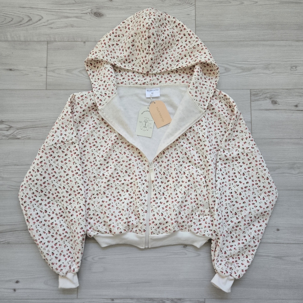 Blogilates | Marshmallow Full Zip Hooded Jacket + Dolphin Shorts Sweater Set - Picture 6 of 12